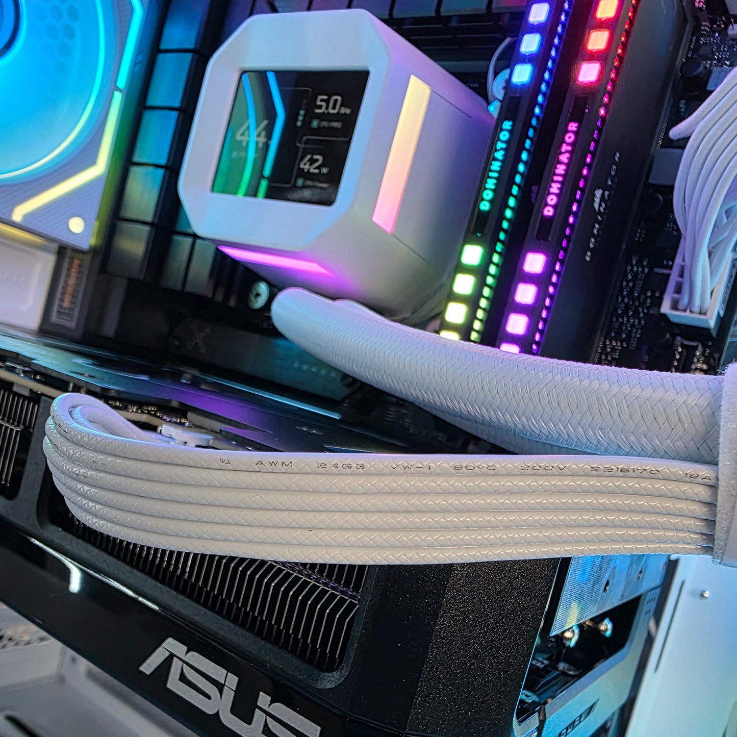 PC Gamer | Intel Core i9 14900KF | RTX 5070 OC 12GB | 64GB DDR5 Corsair Dominator | 4TB SSD NVMe | ASUS TUF Gaming B760M | Liquid Cooling 360MM | Fuente 1000W White