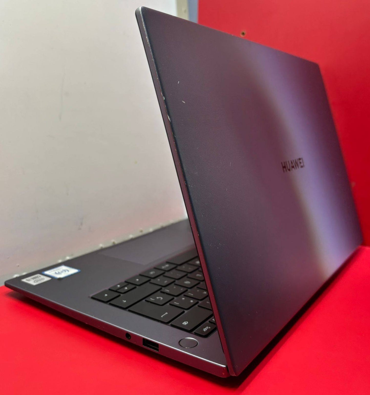 Huawei Mate 14 | i3-10110U · 8GB RAM · 256GB NVMe SSD · 14" FHD