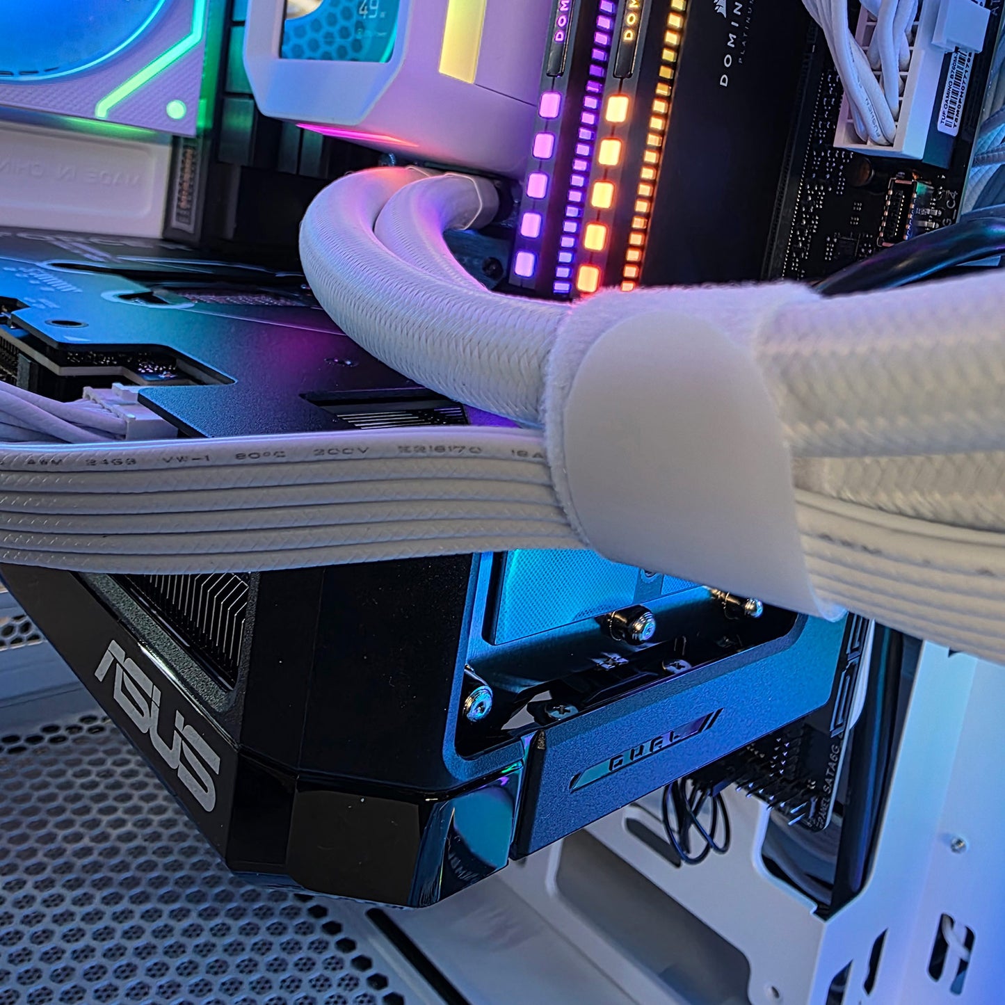 PC Gamer | Intel Core i9 14900KF | RTX 5070 OC 12GB | 64GB DDR5 Corsair Dominator | 4TB SSD NVMe | ASUS TUF Gaming B760M | Liquid Cooling 360MM | Fuente 1000W White
