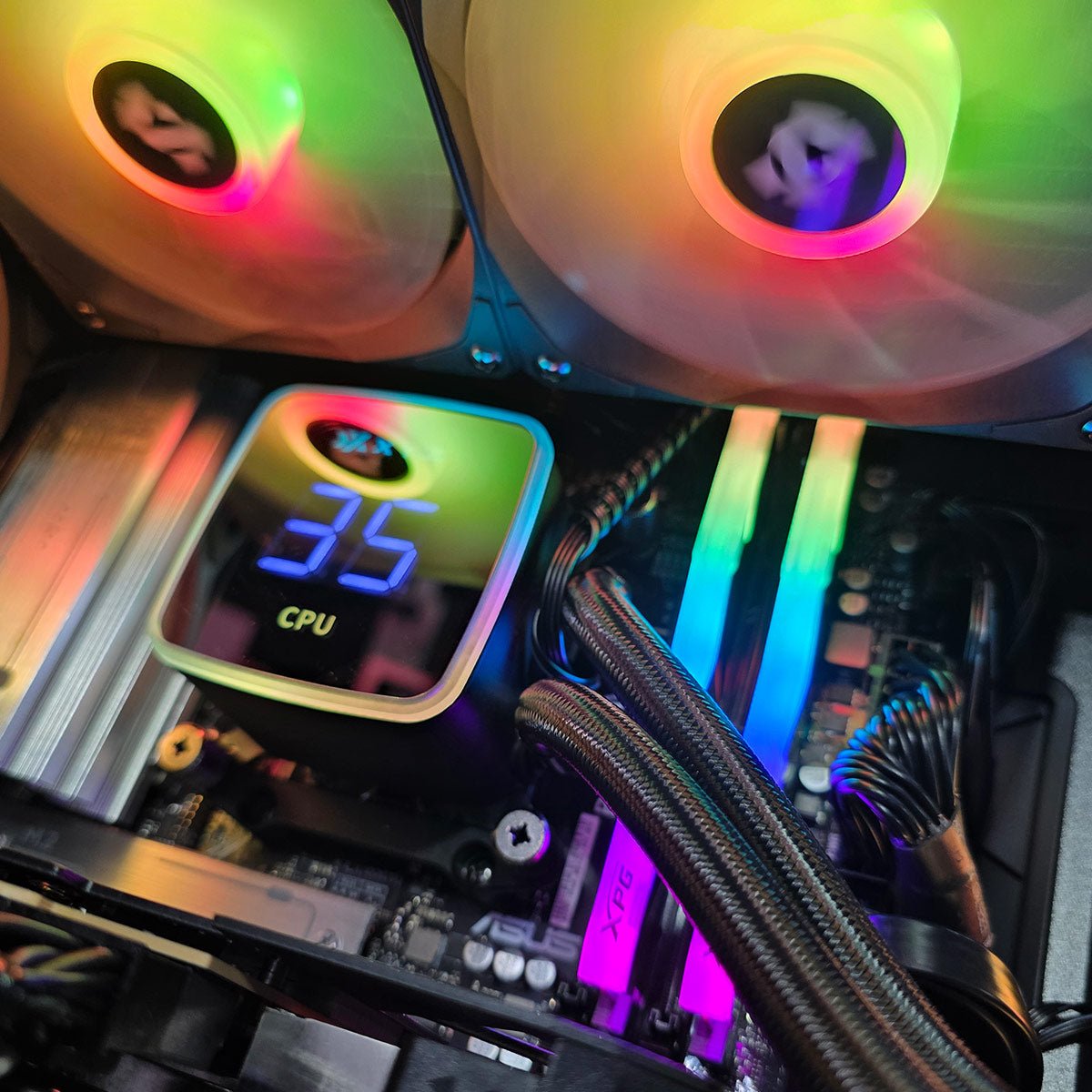 PC Gamer | AMD Ryzen 5 7600 | RTX 5060 8GB OC GDDR7 | 64GB DDR5 5600 | SSD NVMe 1TB | ASUS PRIME B840M - A | Enfriamiento Líquido 240MM | 650W 80 Plus - rogeek