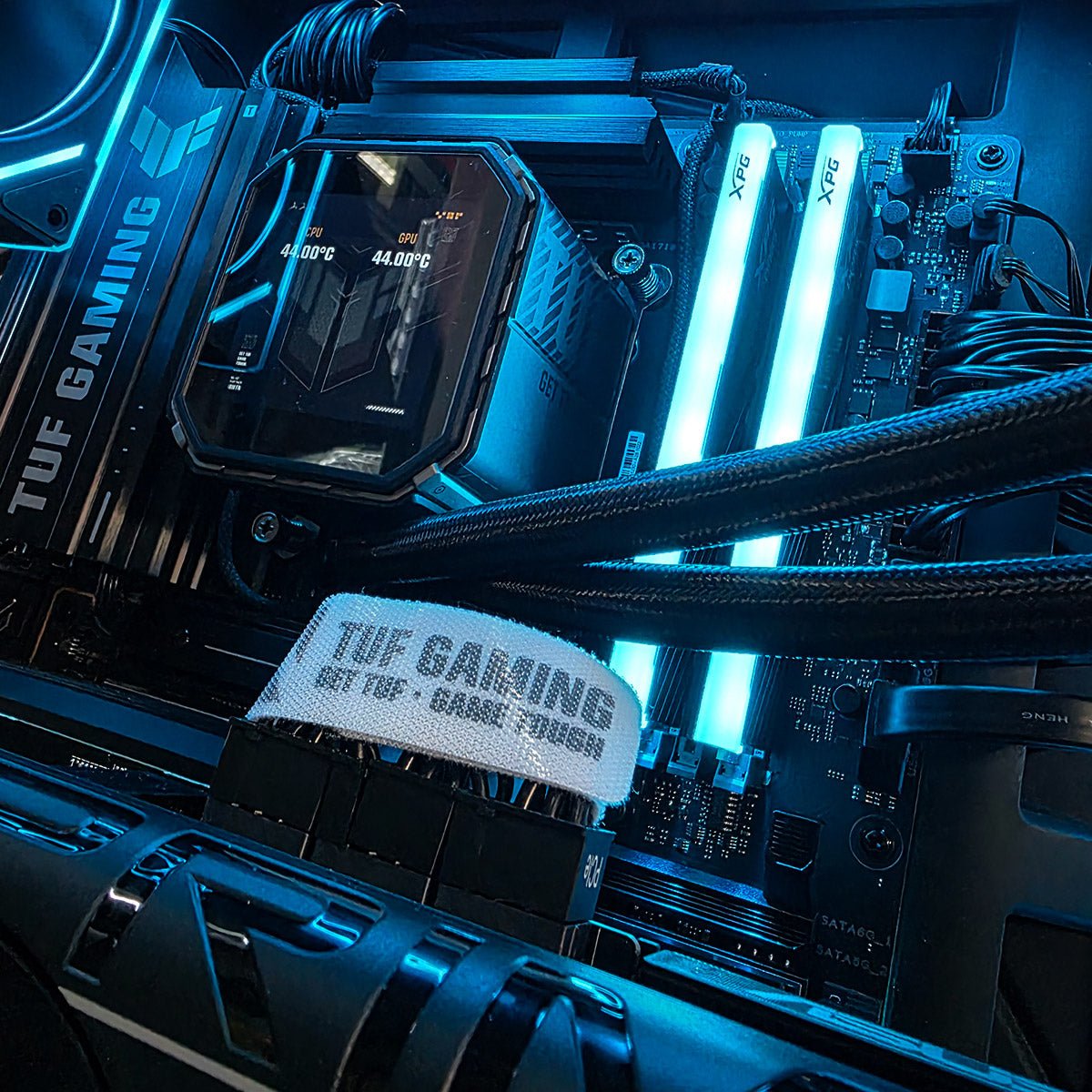 PC Gamer Legend | 9800X3D | RX 9070 XT 16GB | 64GB DDR5 6000 | 4TB NVMe | 1000W Gold | HYTE Y70 Touch Infinite - rogeek