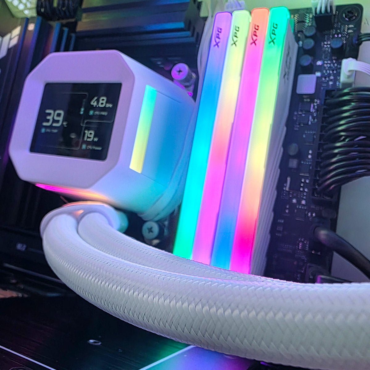PC Gamer Master | Ryzen 7 7700X | RTX 5070 Ti 16GB | 64GB DDR5 6000 | 2TB NVMe | B650E - E WiFi | 360MM Liquid Cooling | 850W Gold | NZXT H7 Flow RGB White - rogeek