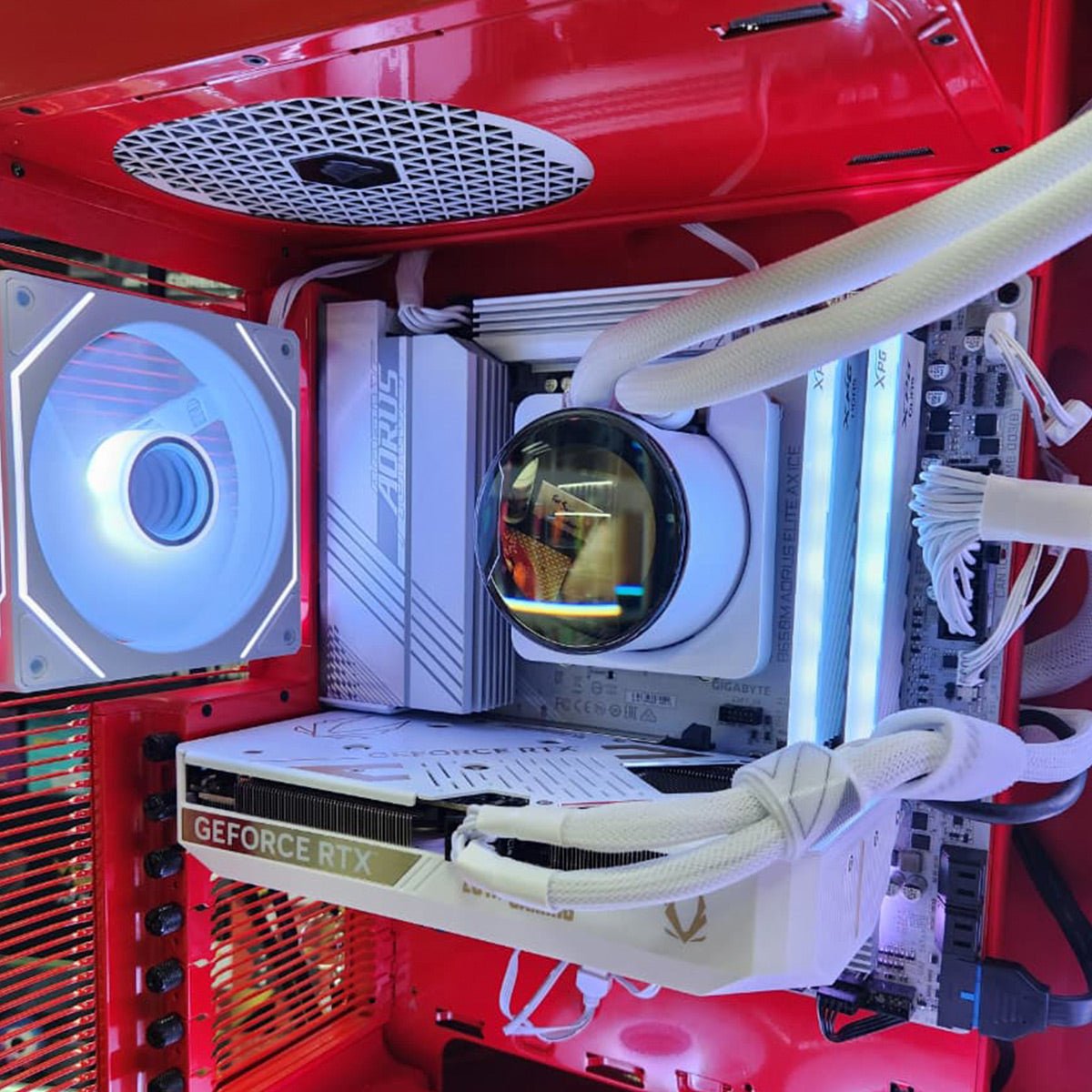 PC Gamer | Ryzen 5 8600G | RTX 5060 Ti | 32GB DDR5 6000 | 2TB NVMe | B650 AORUS Elite | Liquid Cooling LCD ARGB | 750W White | HYTE X50 Wild Cherry - rogeek