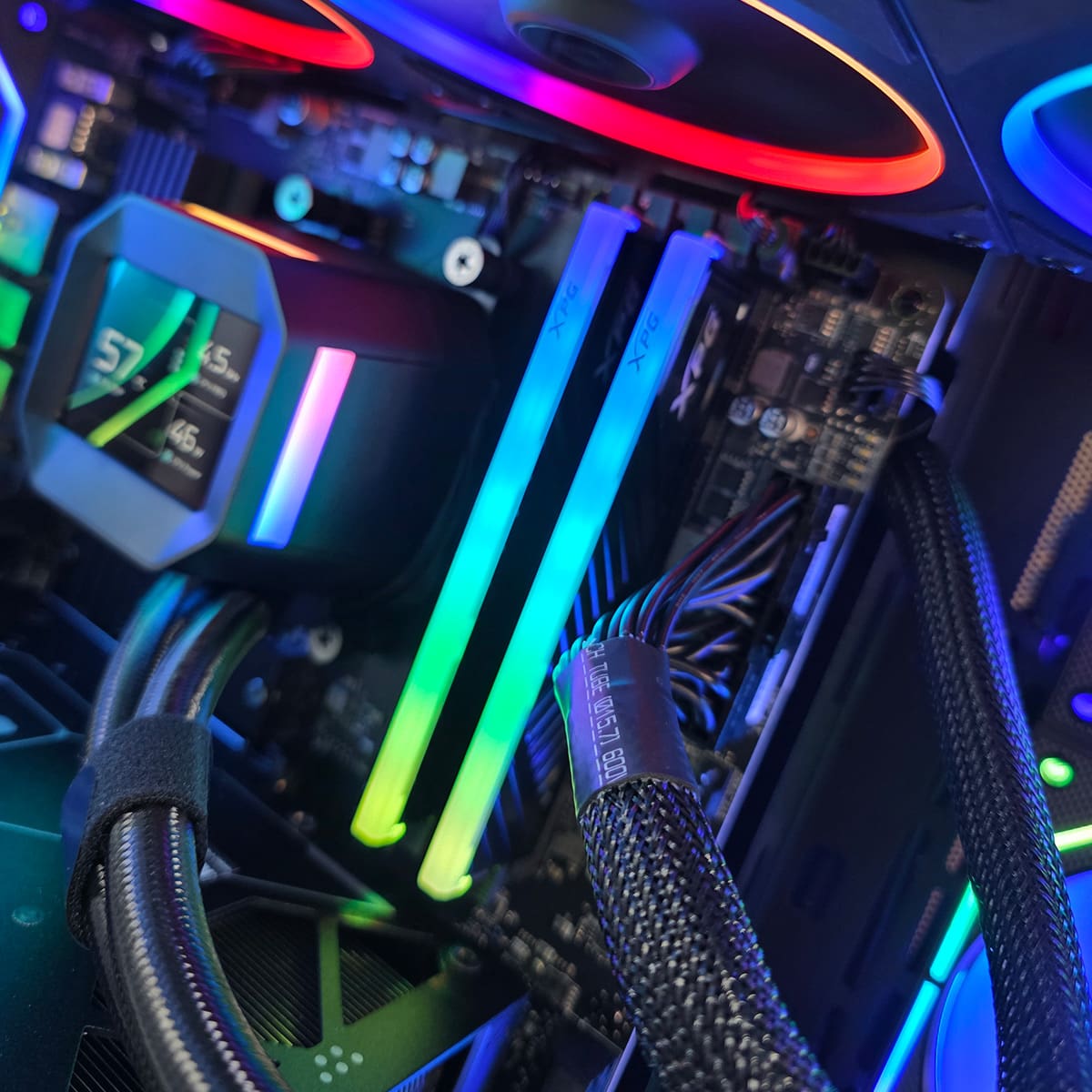 PC Gamer | Ryzen 7 5700 | RTX 5060 8GB | 32GB DDR4 3200 | 2TB NVMe | B550M WiFi | 360MM Liquid Cooling | 650W MSI MAG - rogeek