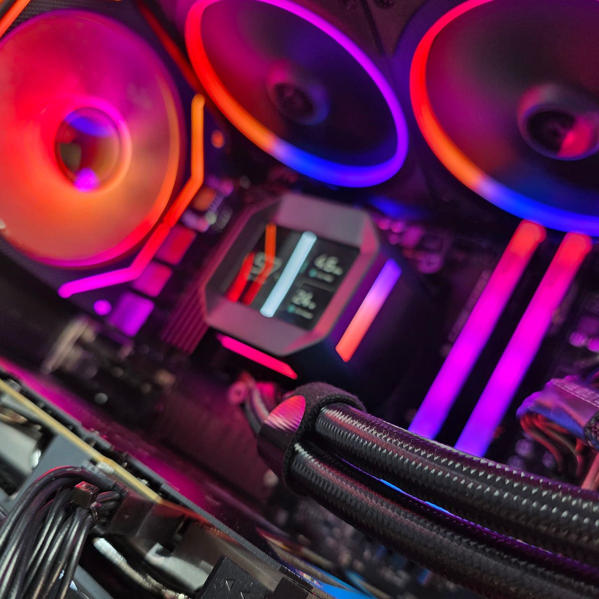 PC Gamer | Ryzen 7 5700 | RTX 5060 8GB | 32GB DDR4 3200 | 2TB NVMe | B550M WiFi | 360MM Liquid Cooling | 650W MSI MAG - rogeek