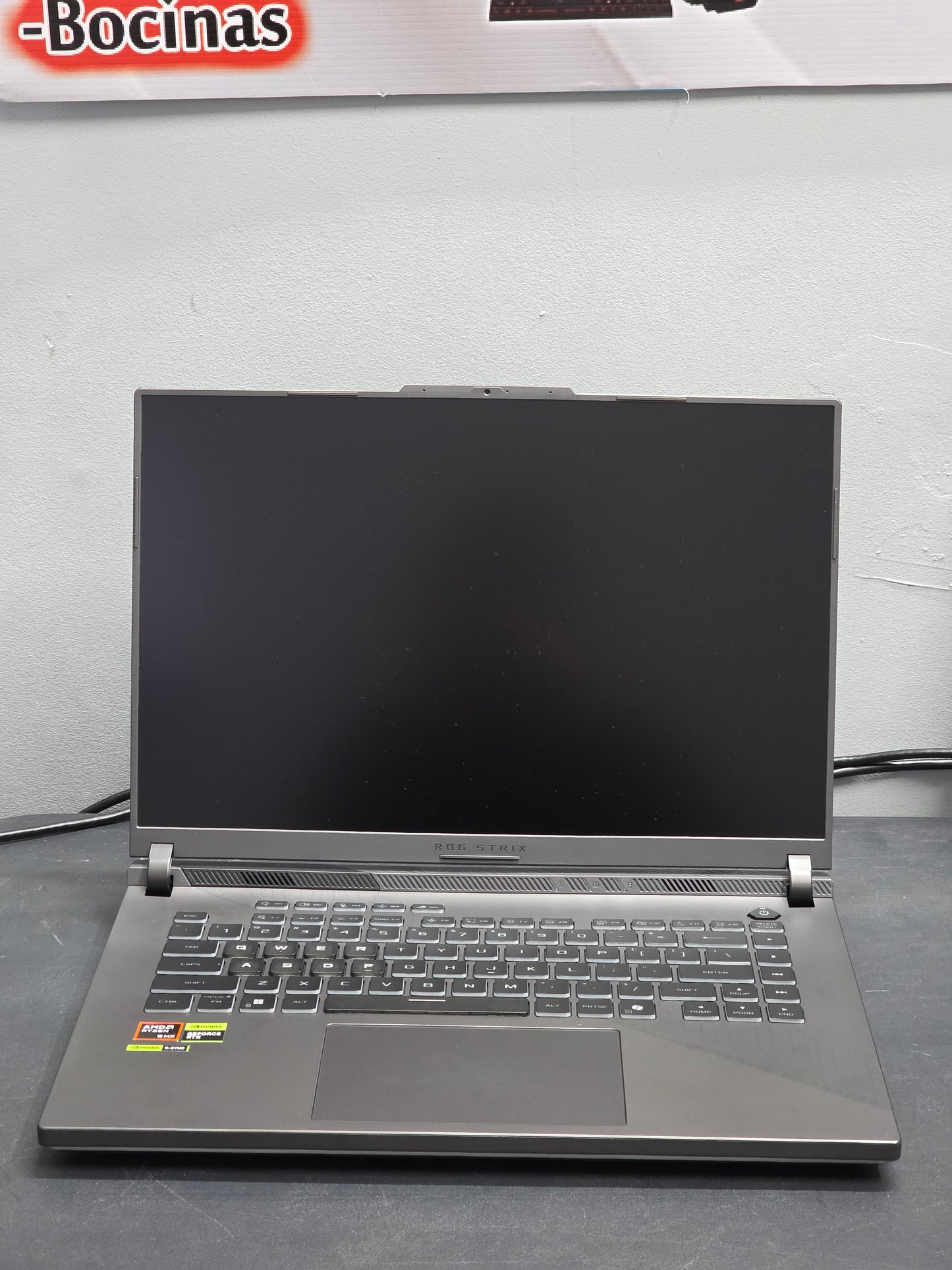 ASUS ROG STRIX
Ryzen 9 9955HX 16GB DDR5 1TB SSD RTX 5060 16" WUXGA W11 Home